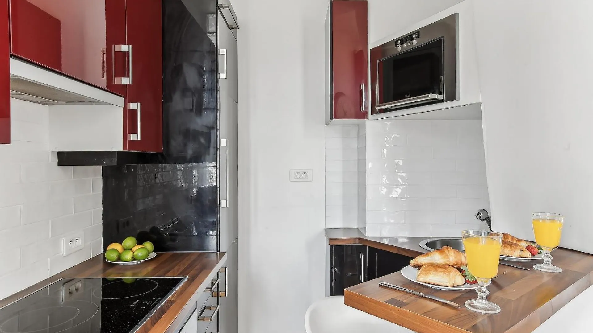 Champs-Elysees & Trocadero - Cityapartmentstay Paris 0*,